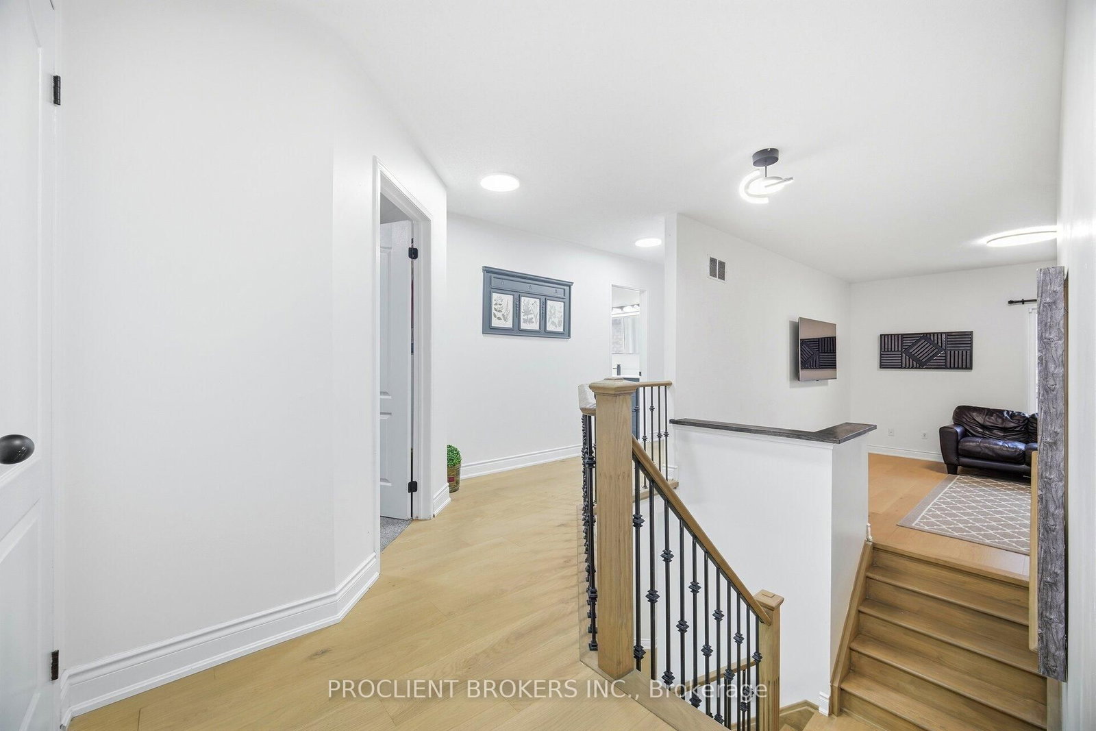 Detached House for sale at 459 Pettit Trail, Milton, Ontario, L9T 6N9 - Clarke - MLS: W13033642