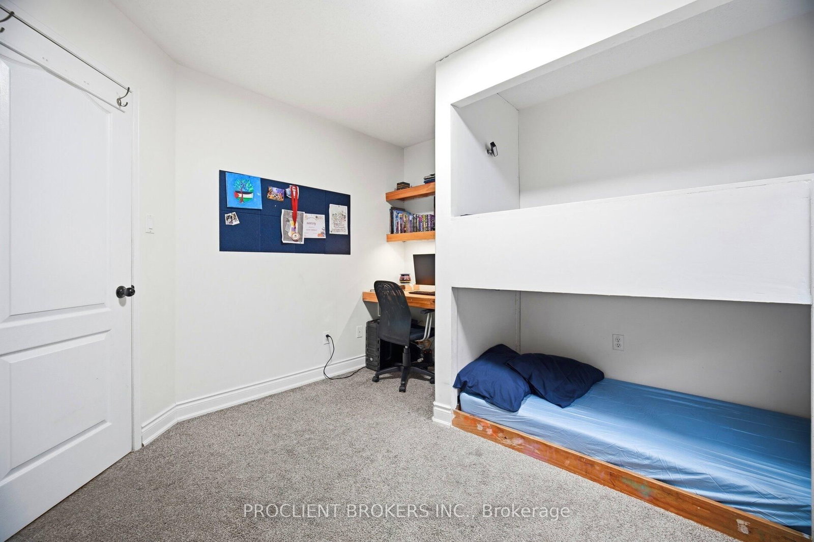 Detached House for sale at 459 Pettit Trail, Milton, Ontario, L9T 6N9 - Clarke - MLS: W13033642