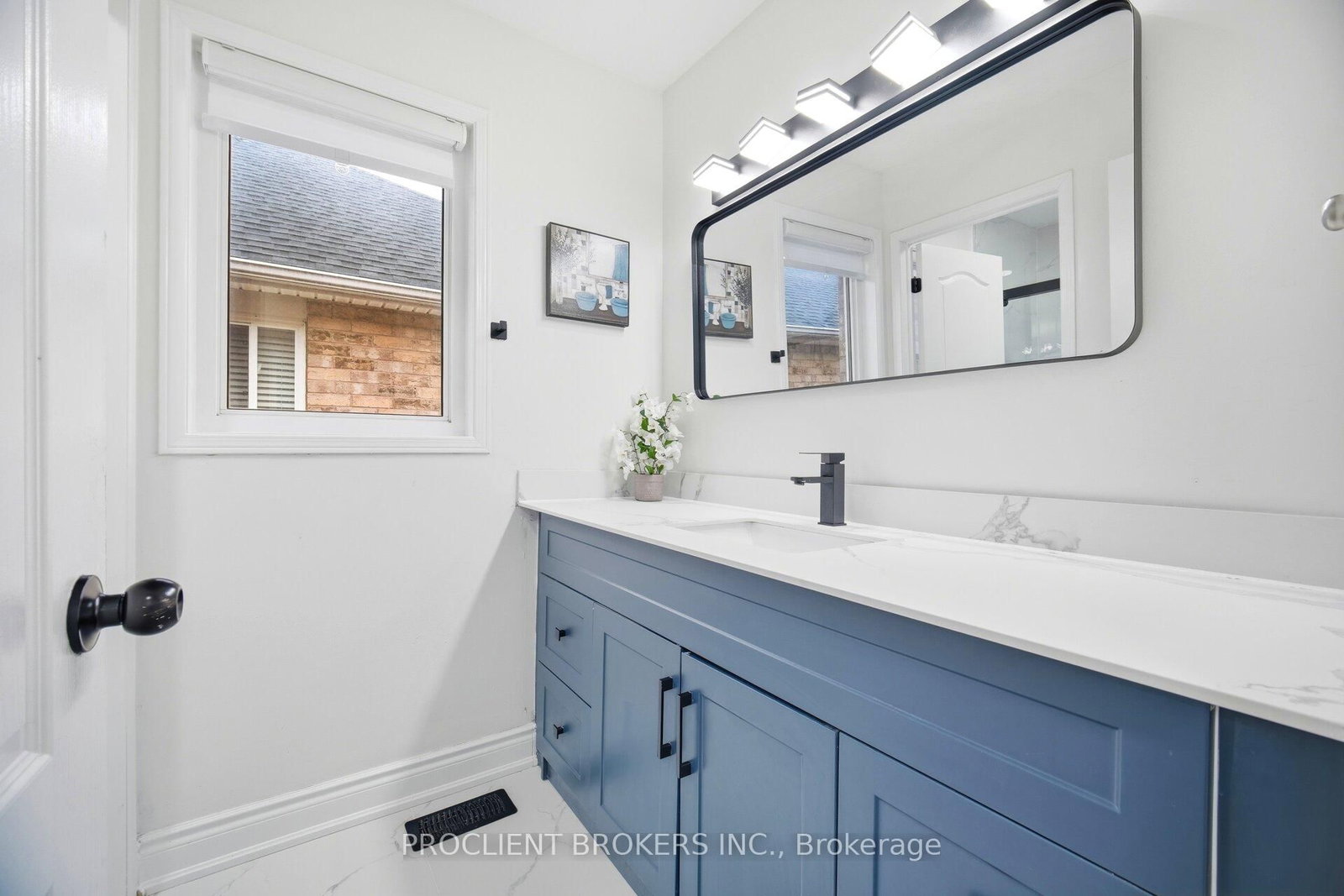 Detached House for sale at 459 Pettit Trail, Milton, Ontario, L9T 6N9 - Clarke - MLS: W13033642