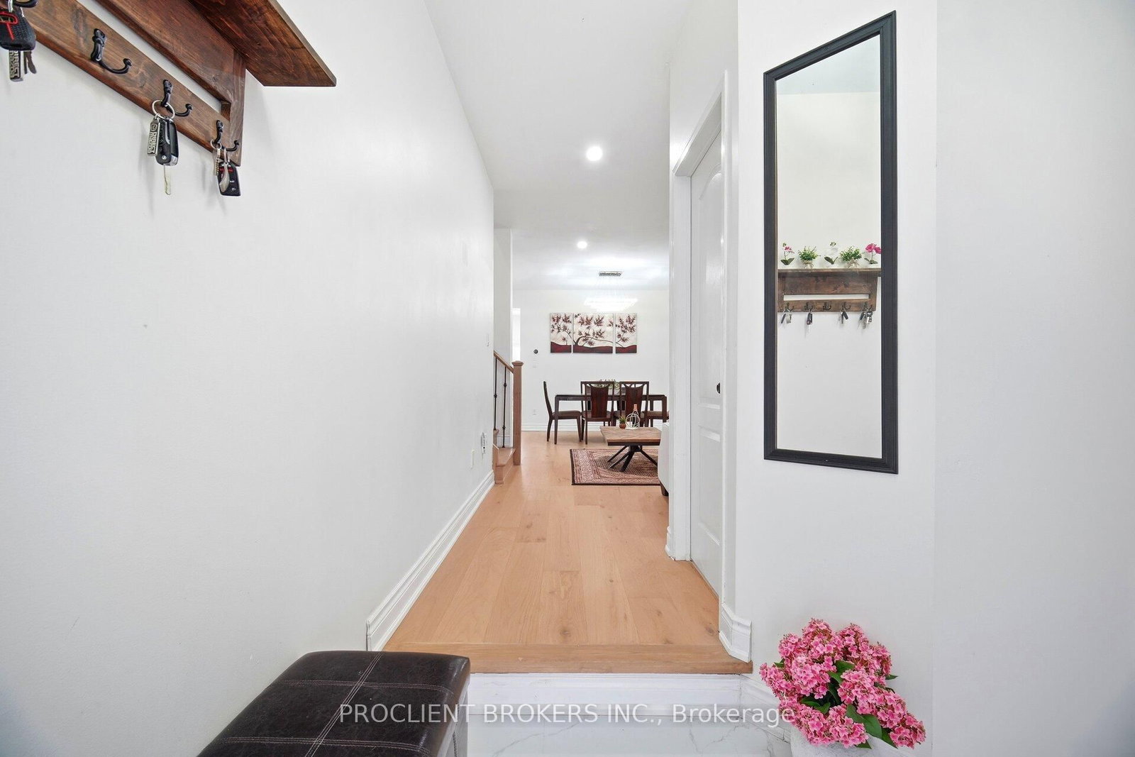 Detached House for sale at 459 Pettit Trail, Milton, Ontario, L9T 6N9 - Clarke - MLS: W13033642