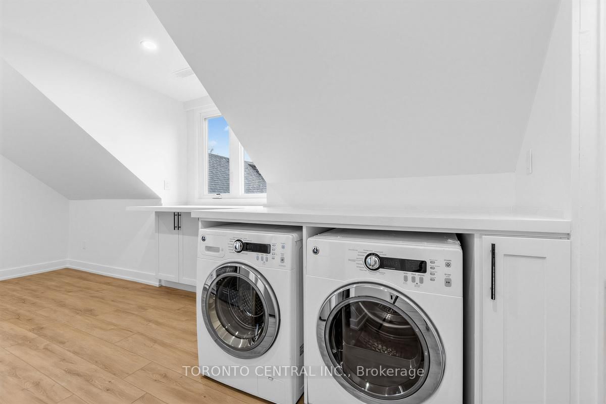 171 Parkside Drive, Unit Upper - Photo 18