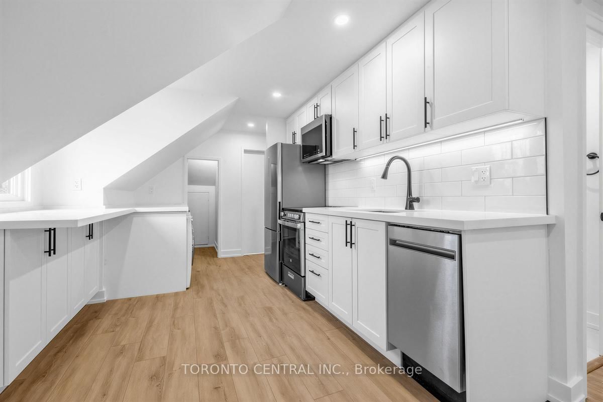 171 Parkside Drive, Unit Upper - Photo 9