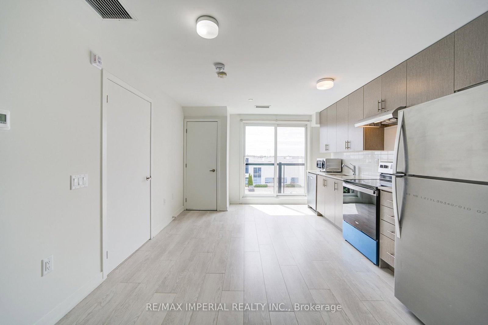 3401 Ridgeway Drive, Unit 420 - Photo 6