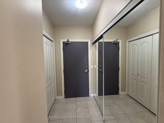 305 - 830 Scollard Court