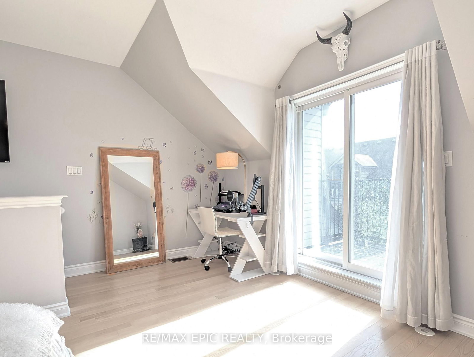 235 VAN DUSEN Boulevard, Unit 3 - Photo 16