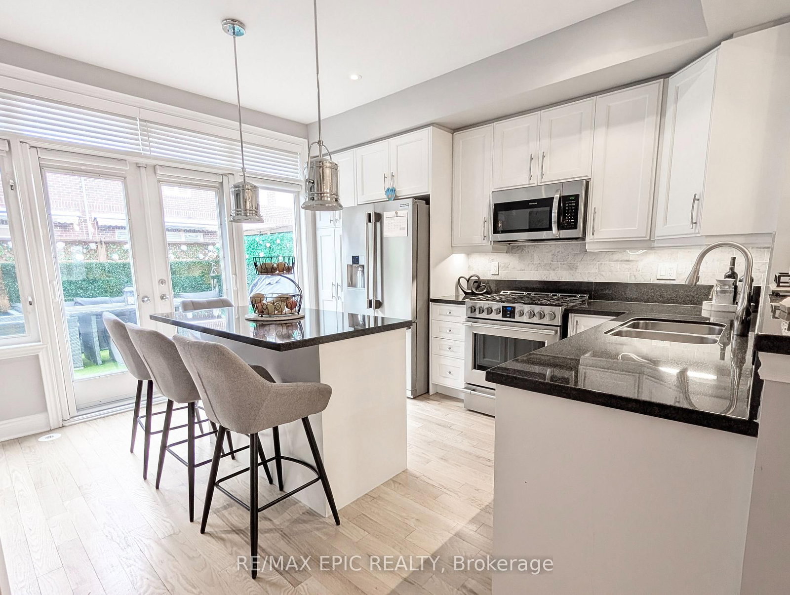 235 VAN DUSEN Boulevard, Unit 3 - Photo 6