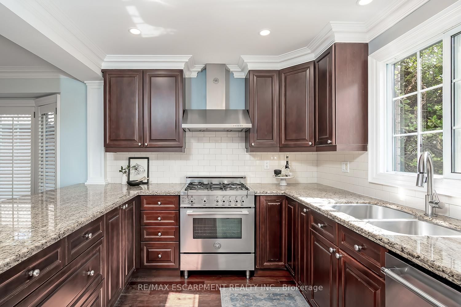 2428 Lakeshore Road - Photo 12