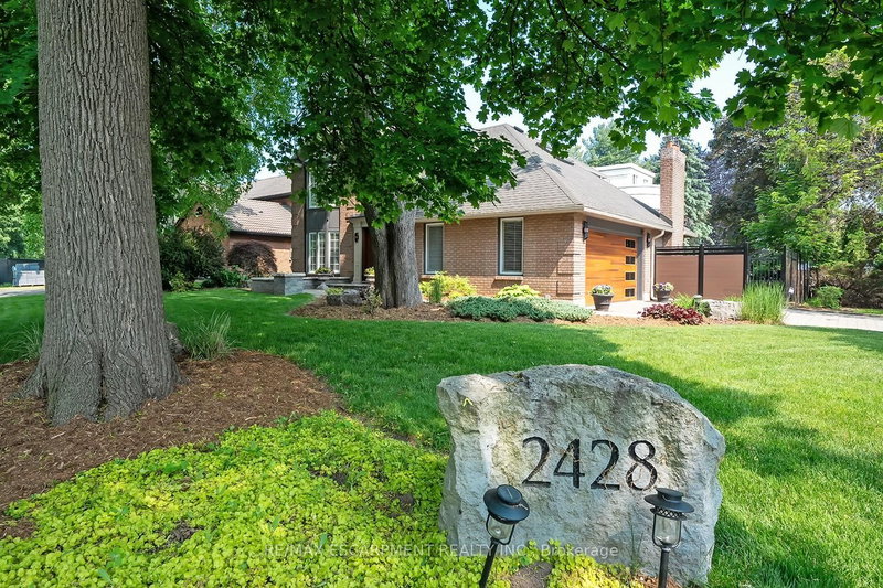 2428 Lakeshore Rd, Burlington, L7R 1C1 | Image 2