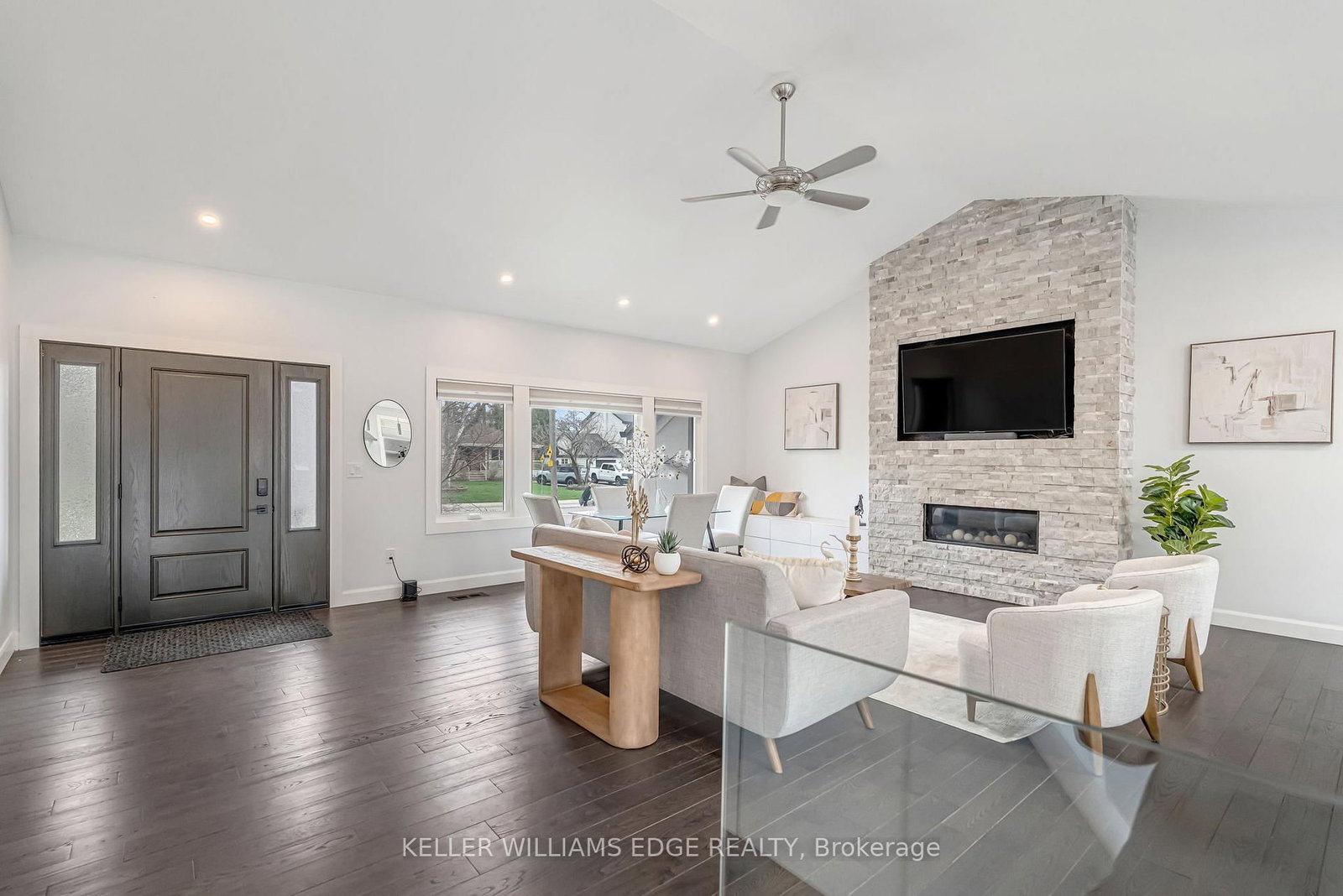 2123 Deyncourt Drive - Photo 4