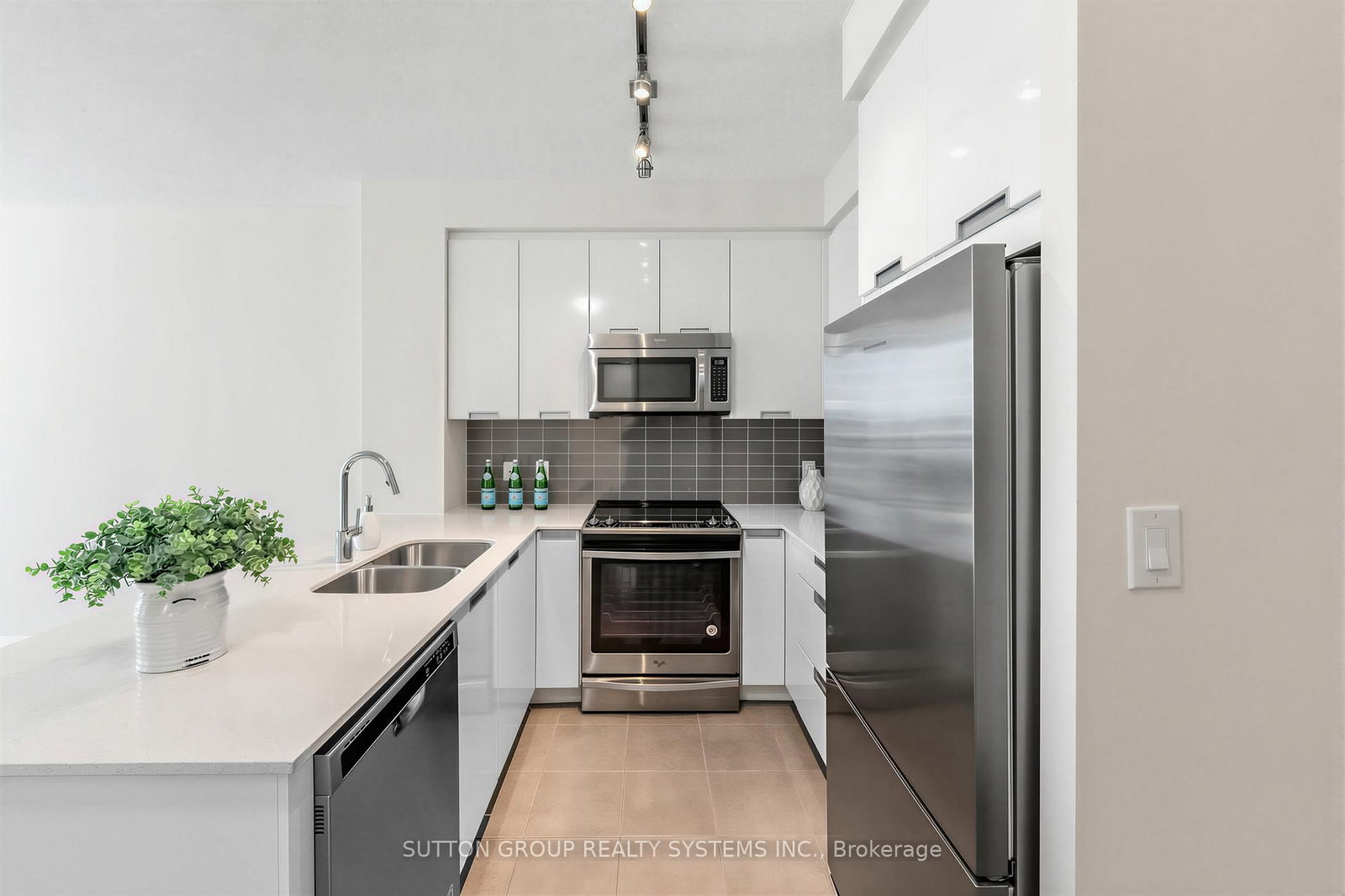 5025 Four Springs Avenue, Unit 1410 - Photo 9