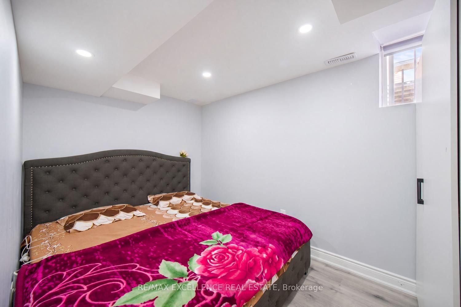 18 Manett Crescent - Photo 30