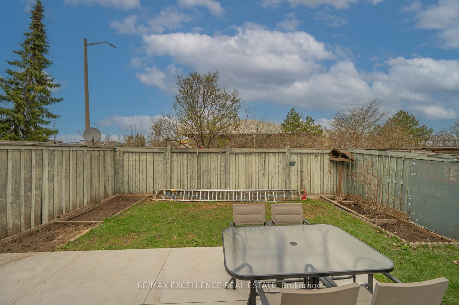 18 Manett Crescent - Photo 37