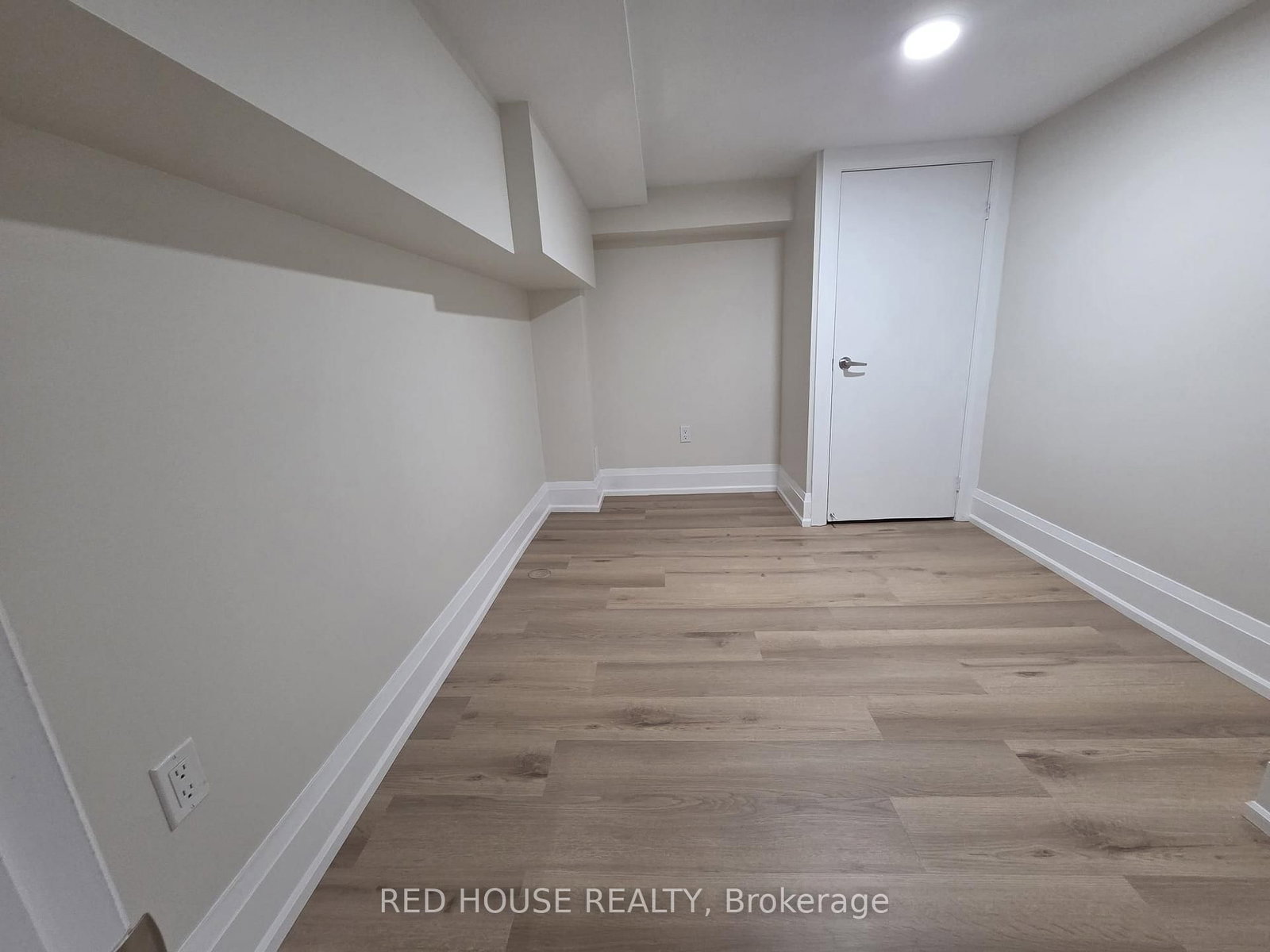 1414 Wellwood Terrace, Unit Basement - Photo 19