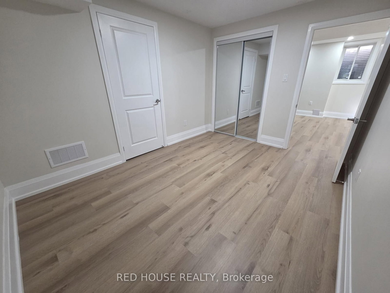 1414 Wellwood Terrace, Unit Basement - Photo 25
