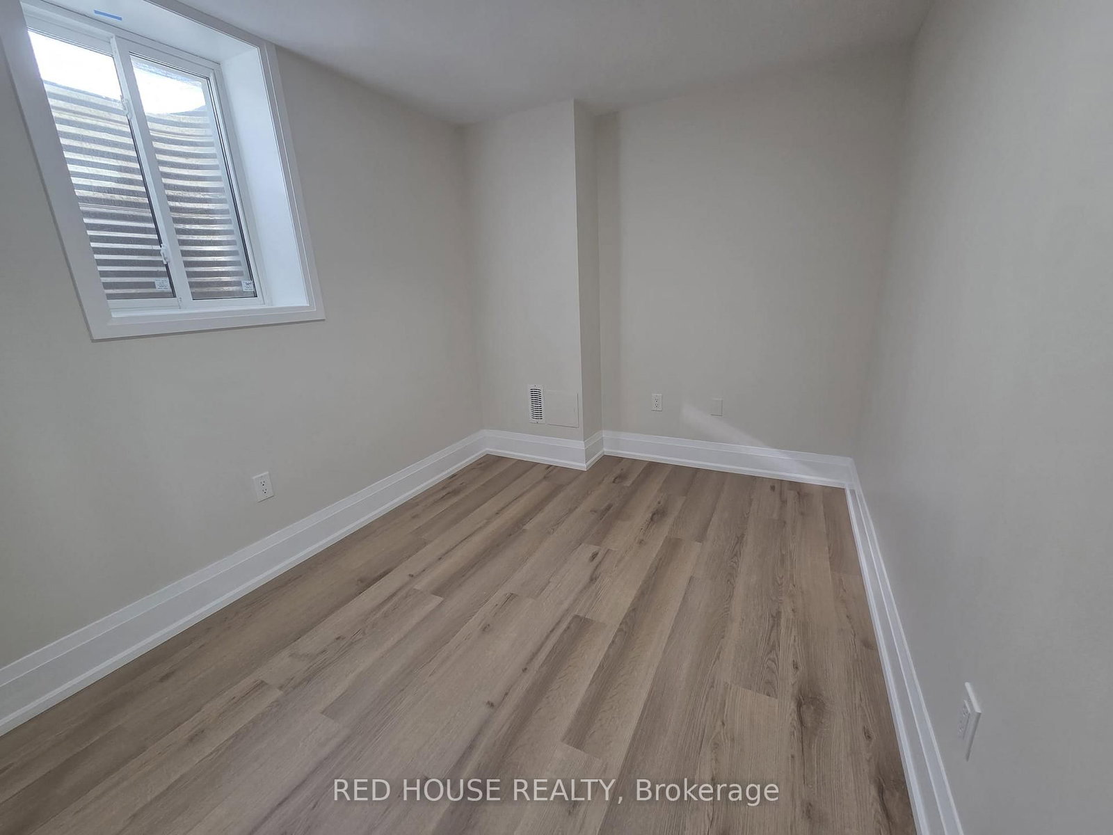 1414 Wellwood Terrace, Unit Basement - Photo 26