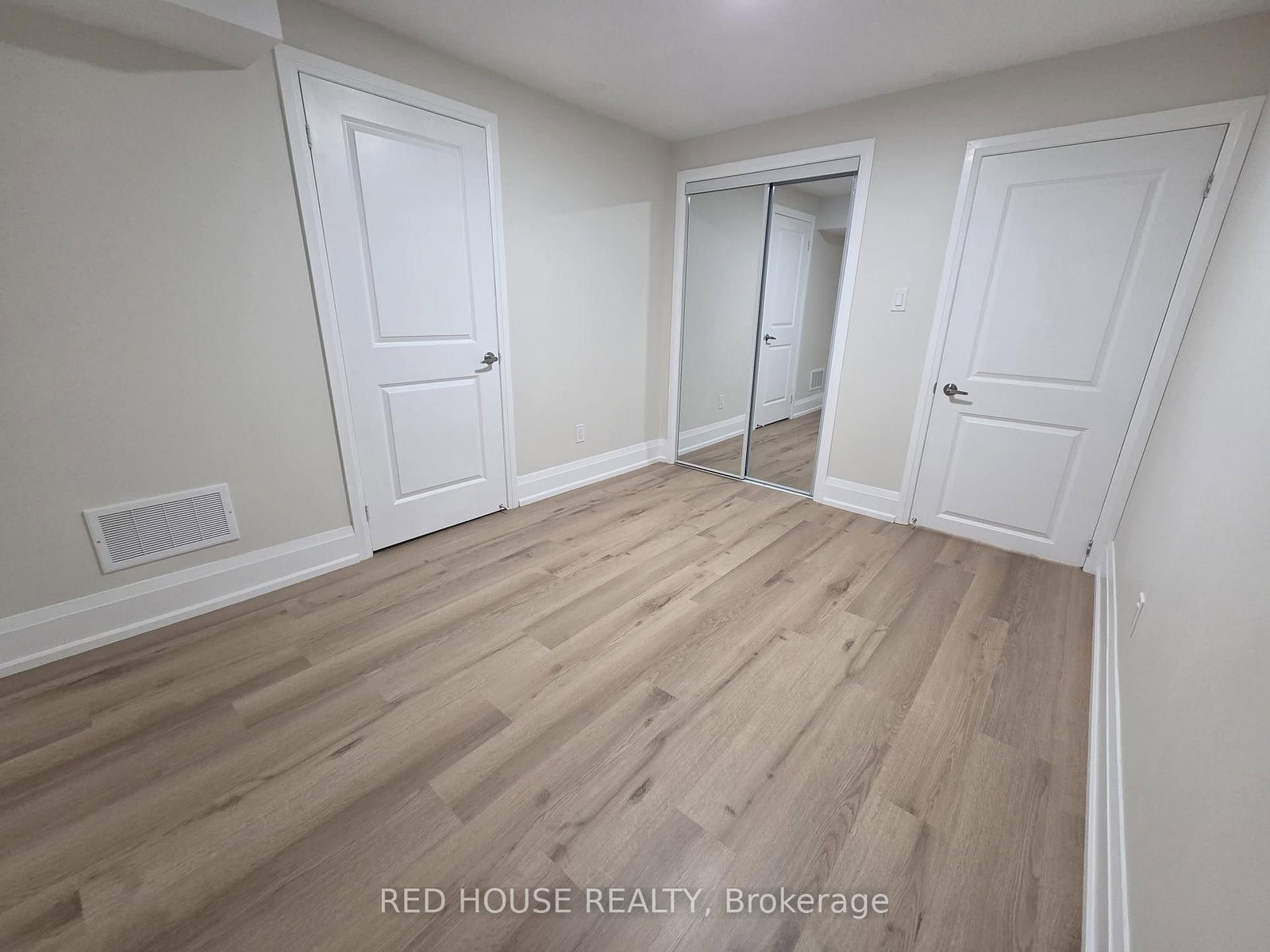 1414 Wellwood Terrace, Unit Basement - Photo 27