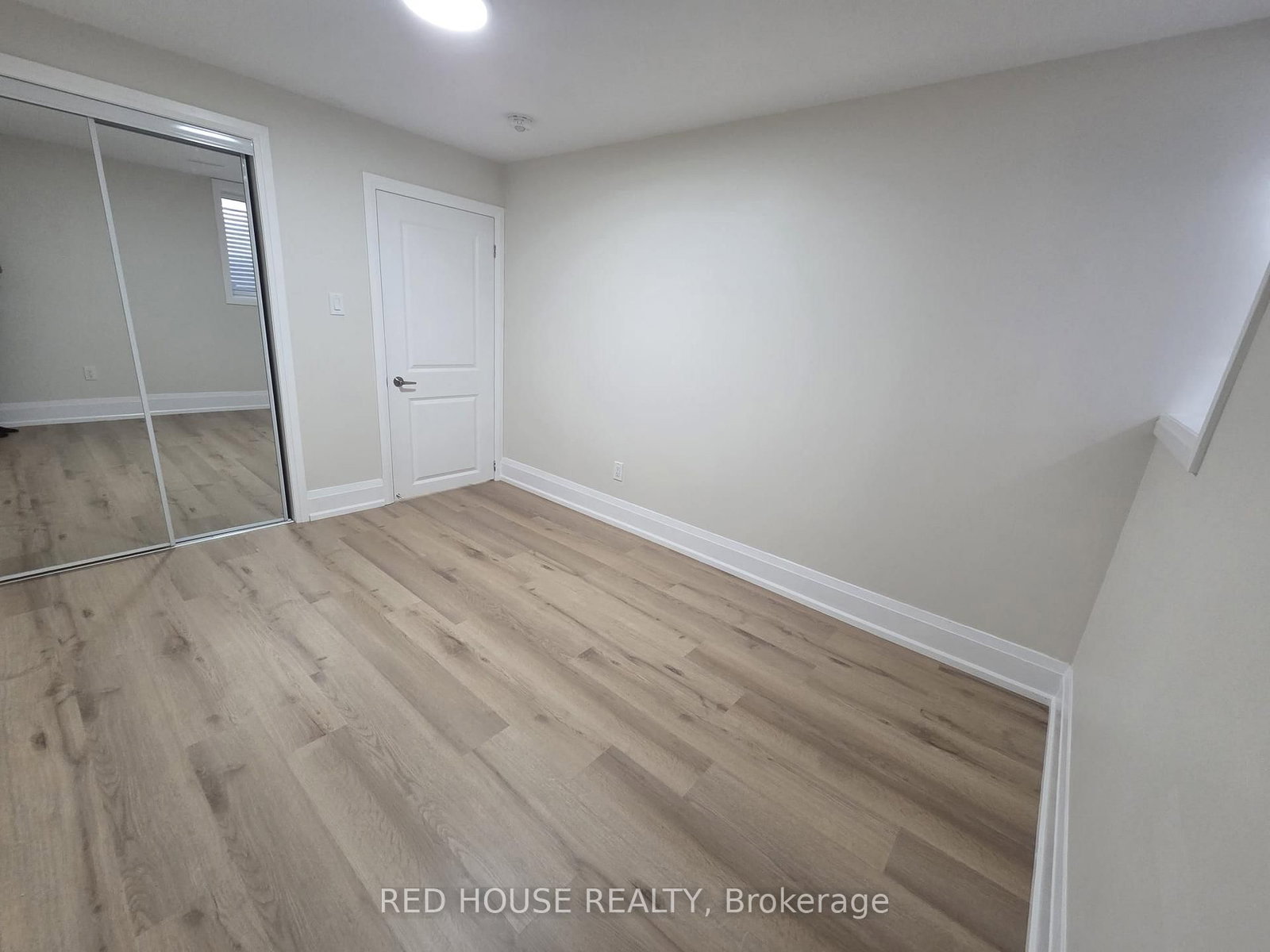 1414 Wellwood Terrace, Unit Basement - Photo 28