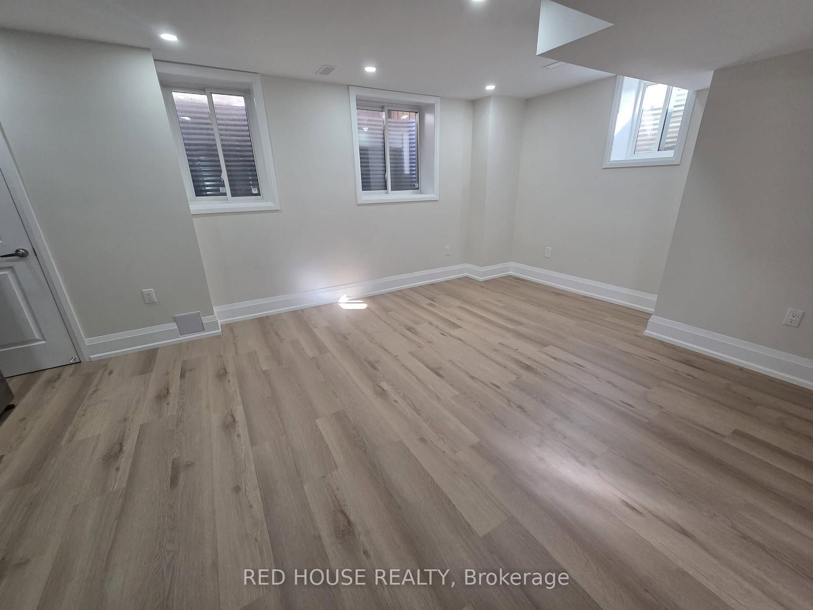1414 Wellwood Terrace, Unit Basement - Photo 29