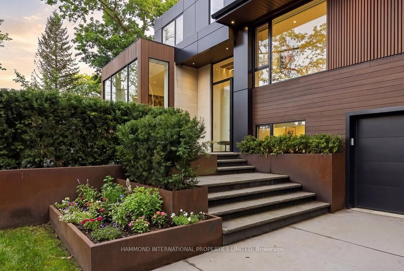 30 Edenbrook Hill, Toronto, M9A 3Z6 | Image 2