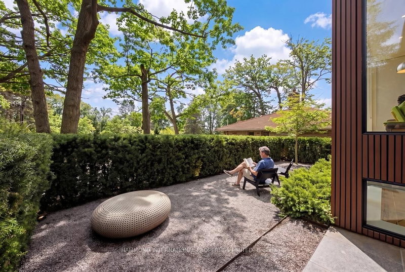 30 Edenbrook Hill, Toronto, M9A 3Z6 | Image 3