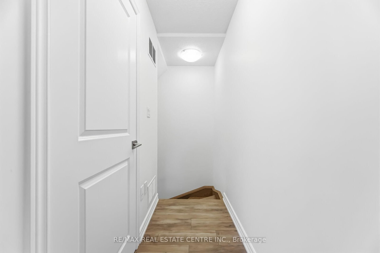 445 Ontario Street S, Unit 133 - Photo 16