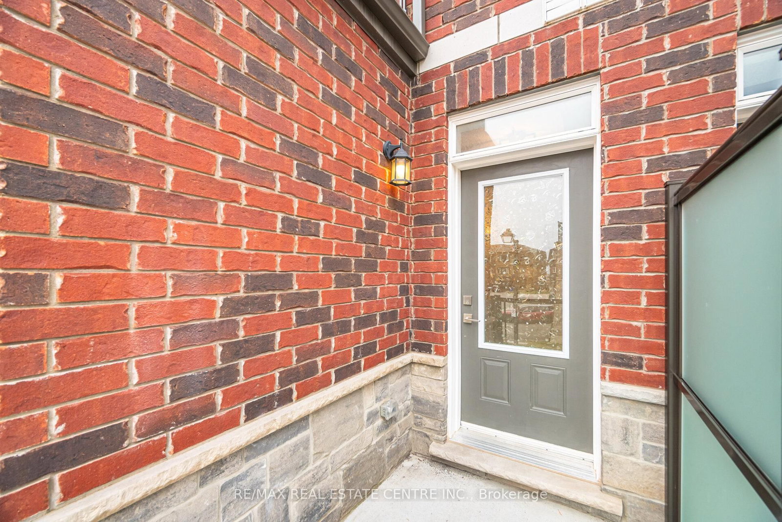 445 Ontario Street S, Unit 133 - Photo 23