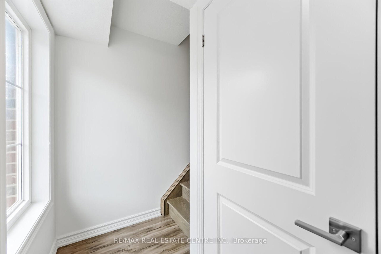 445 Ontario Street S, Unit 133 - Photo 27