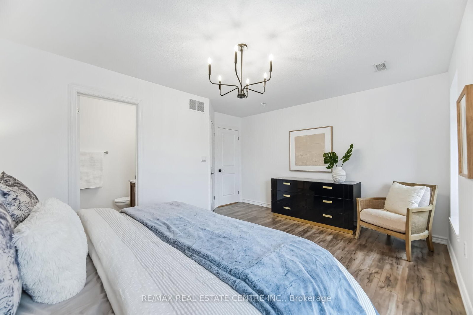 445 Ontario Street S, Unit 133 - Photo 34