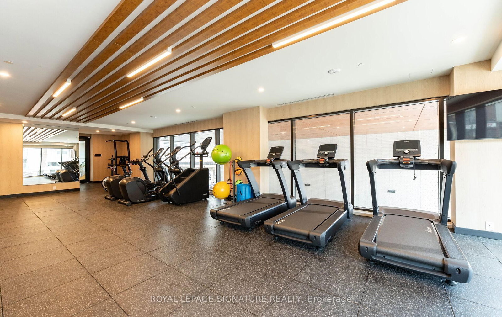 1660 Bloor Street W, Unit 404 - Photo 36