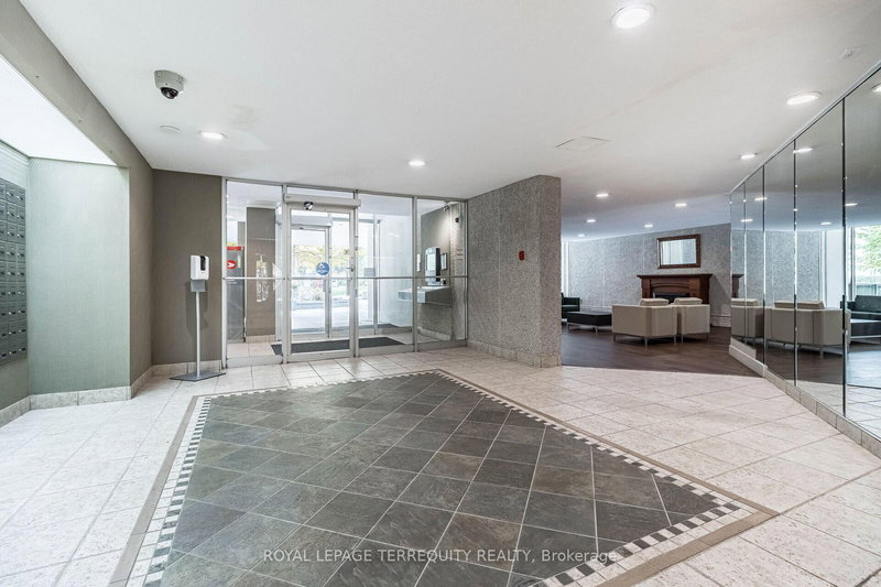 1907 - 812 Burnhamthorpe Rd, Toronto, M9C 4W1 | Image 2
