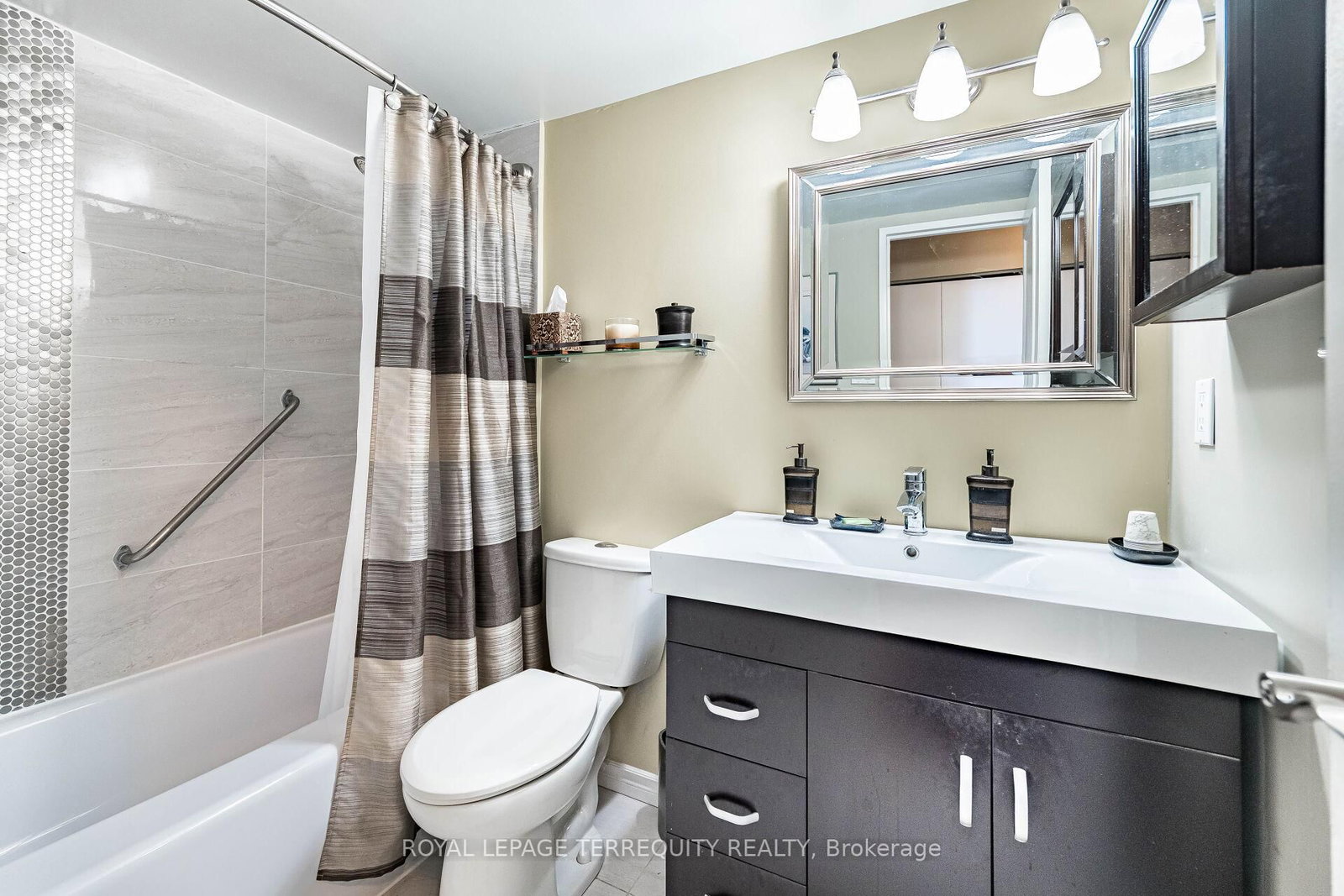812 Burnhamthorpe Road, Unit 1907 - Photo 20