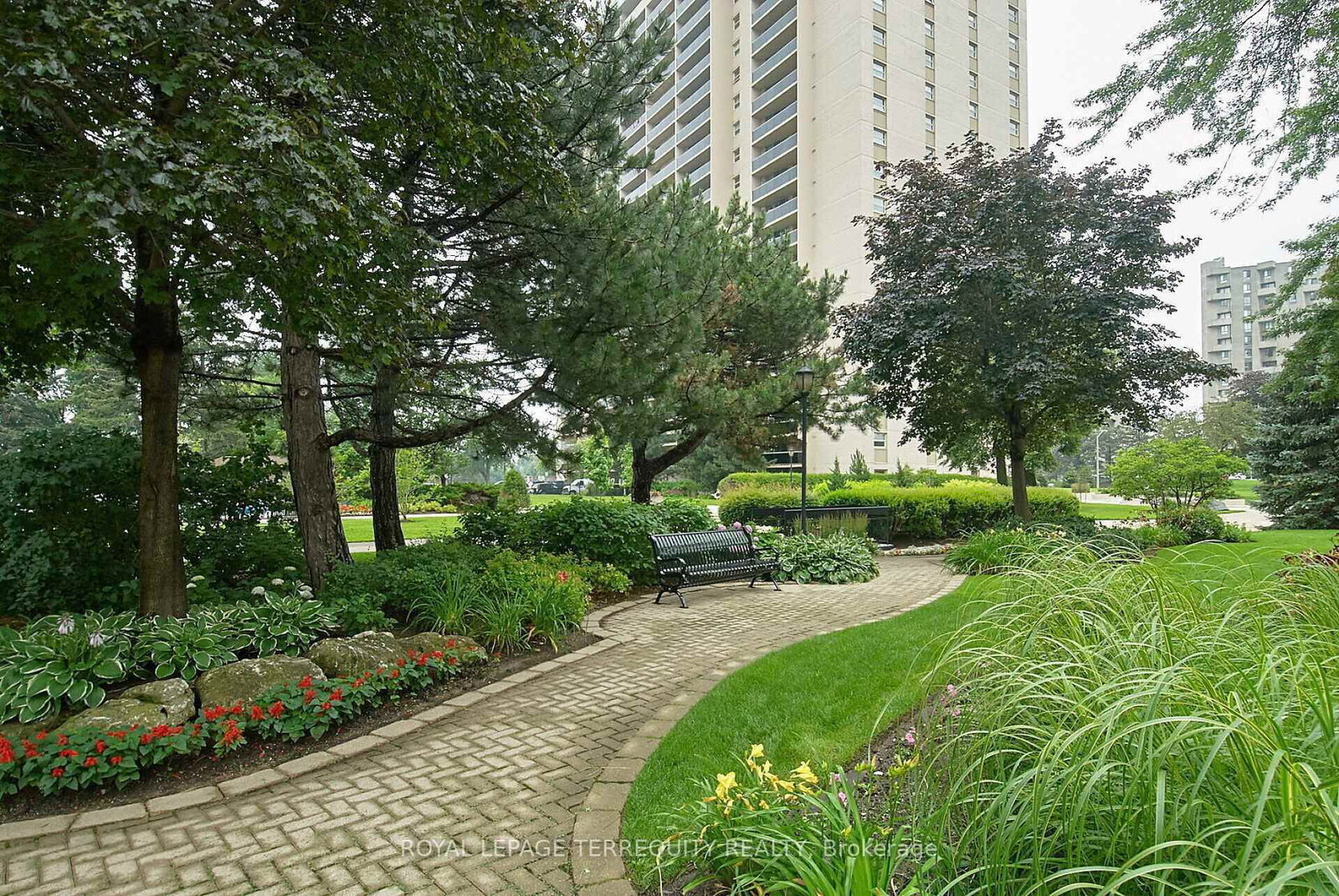 812 Burnhamthorpe Road, Unit 1907 - Photo 37