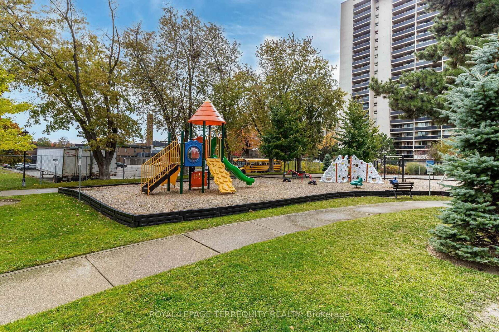 812 Burnhamthorpe Road, Unit 1907 - Photo 40