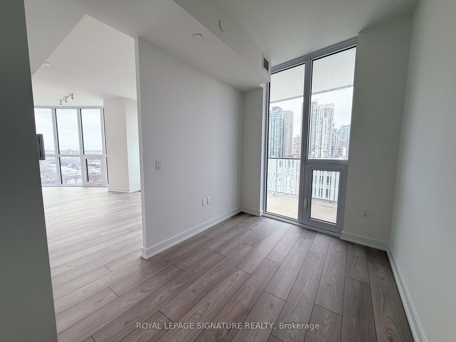 1 Fairview Road E, Unit 1009 - Photo 10