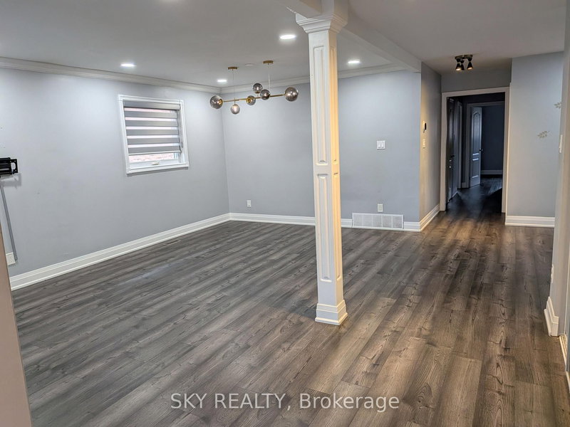 Upper - 3 Panorama Cres, Brampton, L6S 3T7 | Image 3