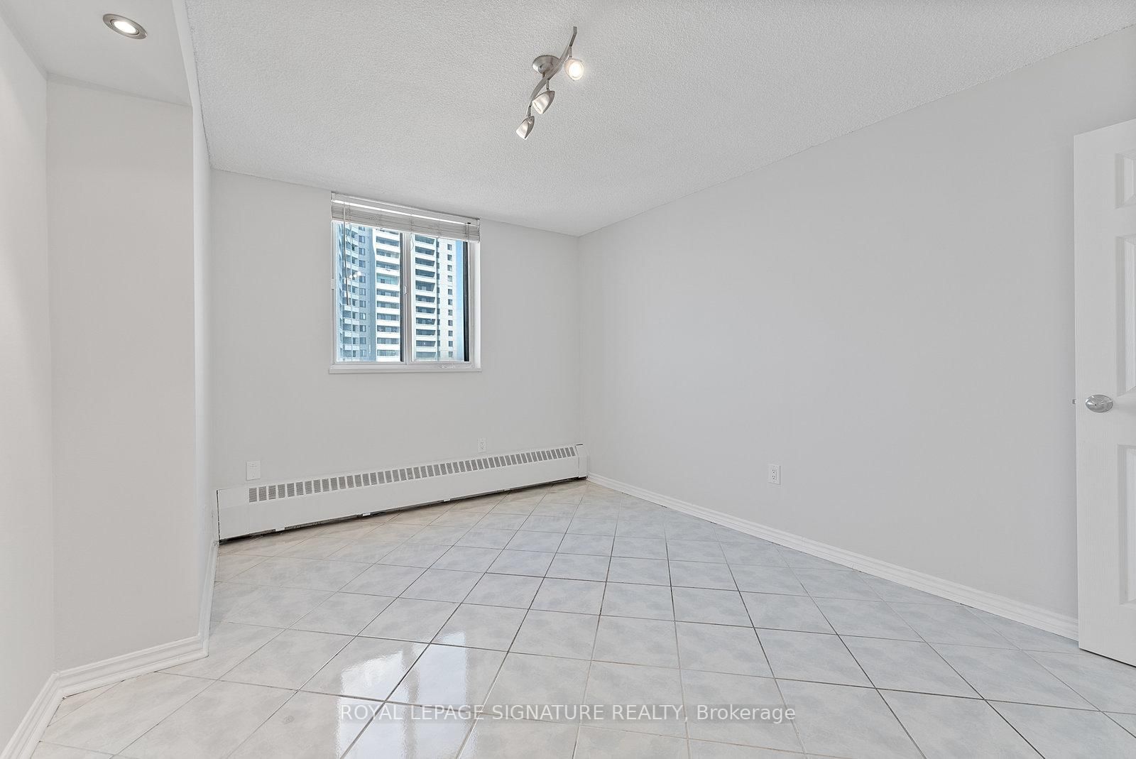 5 San Romanoway, Unit 906 - Photo 16