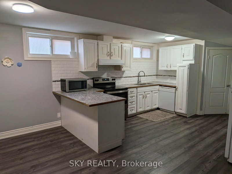 3 Panorama Cres, Brampton, L6S 3T7 | Image 3