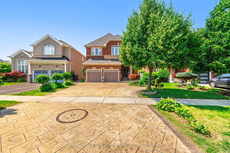 3809 Candlelight Dr, Mississauga, L5M 8A8 | Image 3