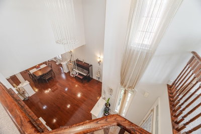 3809 Candlelight Drive • Mississauga, ON photo 9