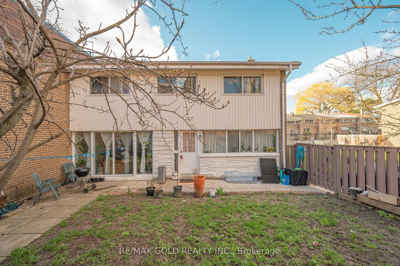 2 - 30 Sentinel Rd, Toronto, M3M 2Y8 | Image 2