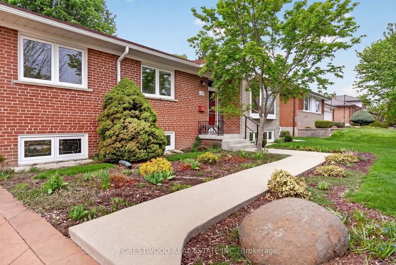 651 Breckenridge Rd, Mississauga, L5A 2C7 | Image 2