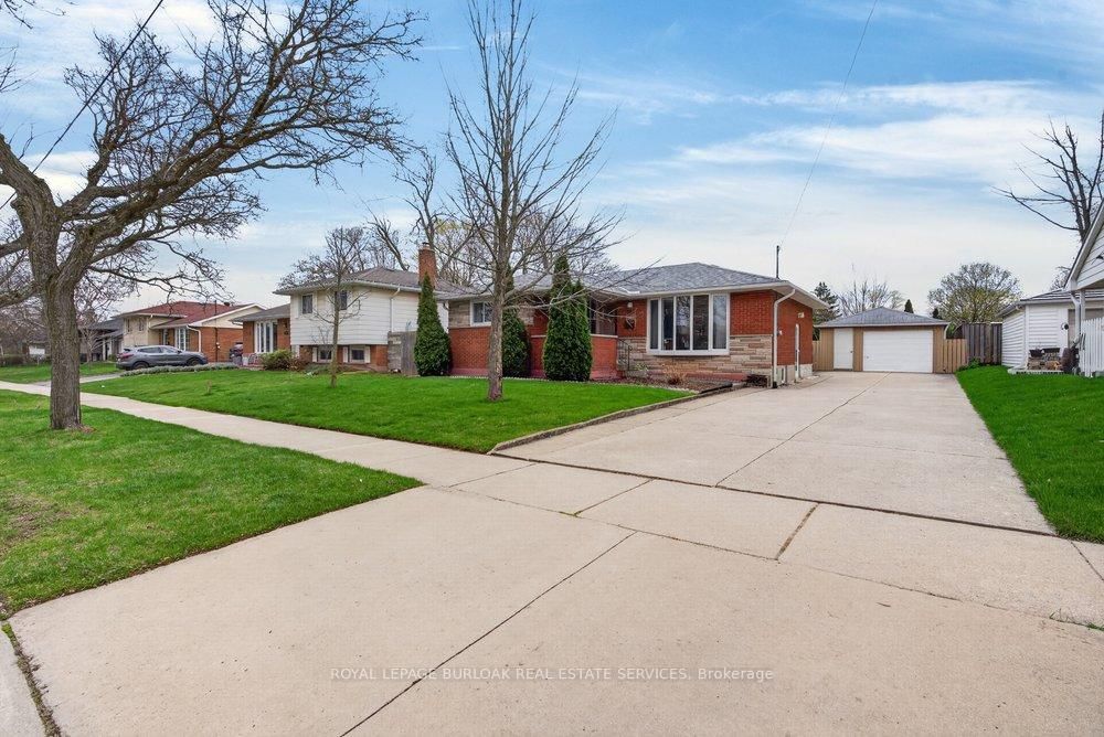 1502 Barker Avenue - Photo 2