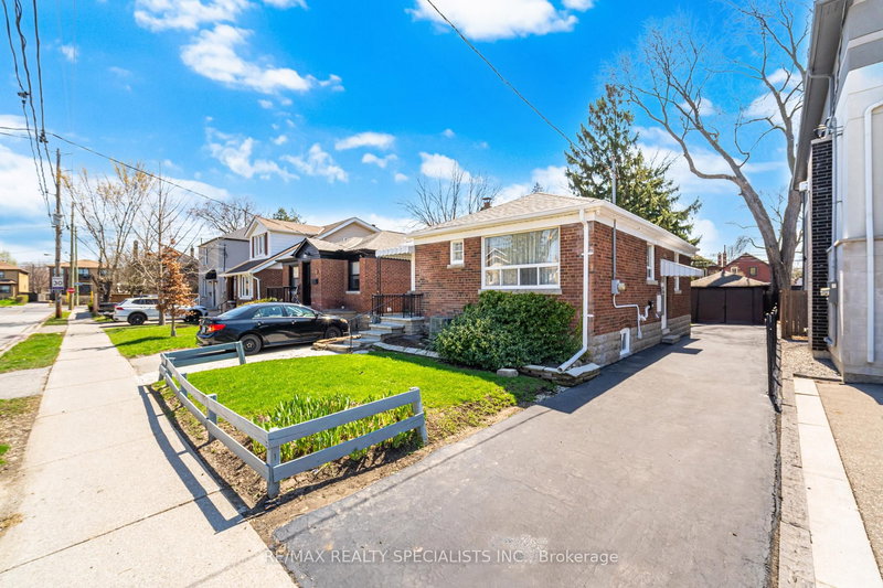 15 Struthers St, Toronto, M8V 1Y2 | Image 2