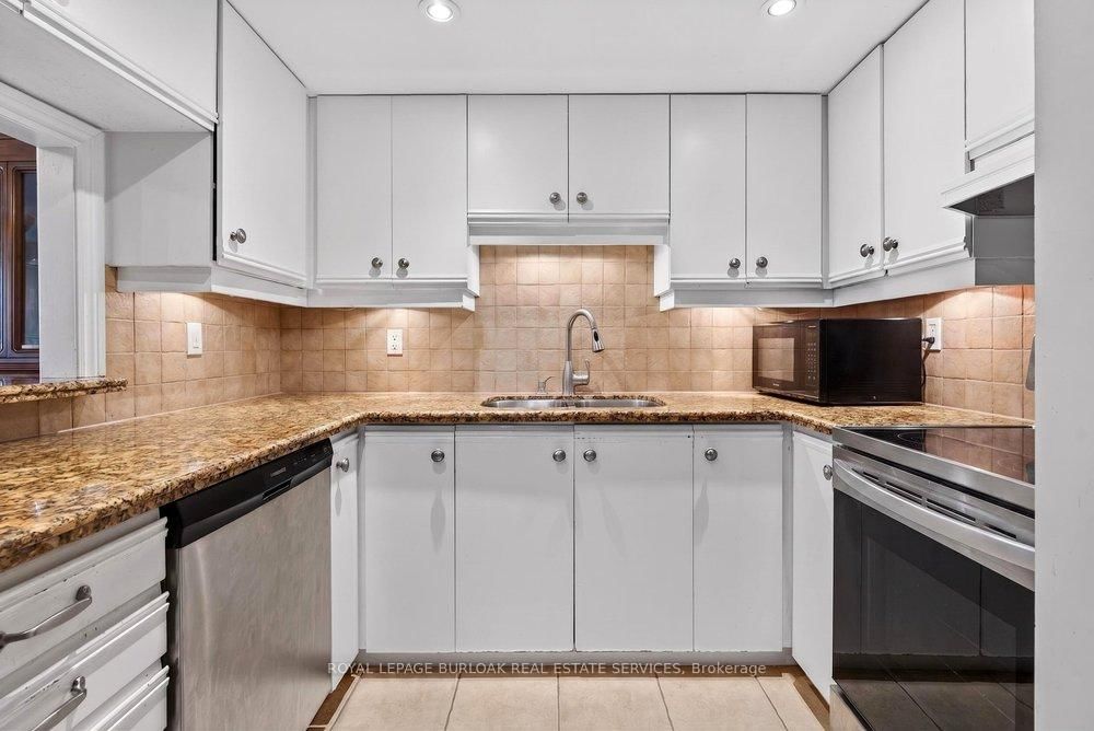 1225 North Shore Boulevard E, Unit 307 - Photo 13