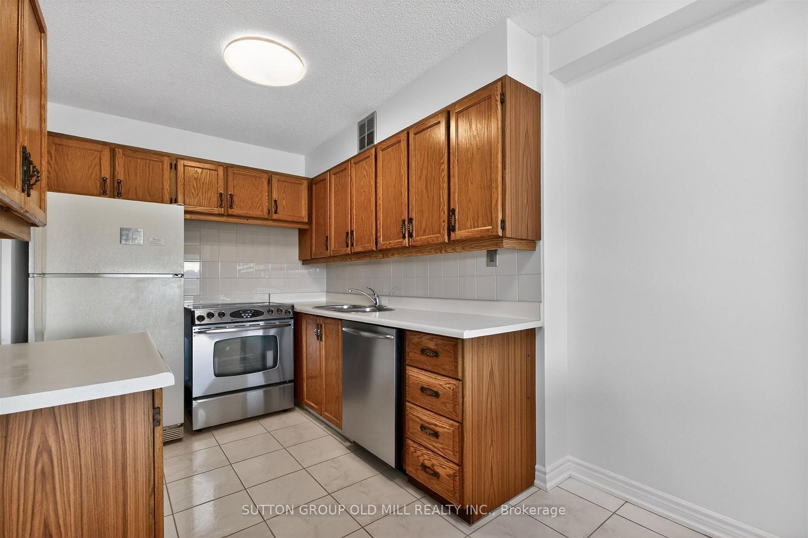 240 Scarlett Road, Unit 613 - Photo 10