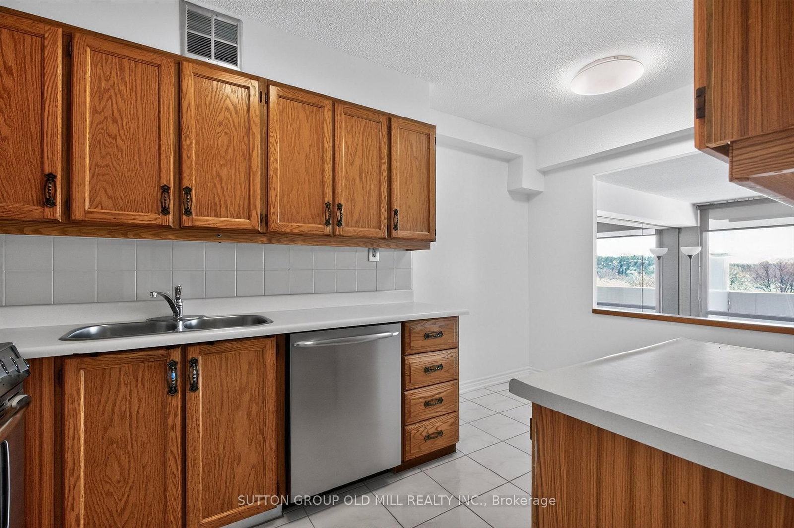 240 Scarlett Road, Unit 613 - Photo 11