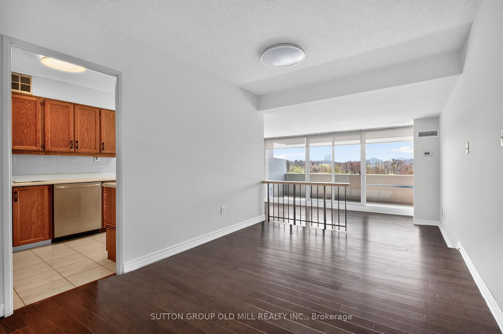 240 Scarlett Road, Unit 613 - Photo 6