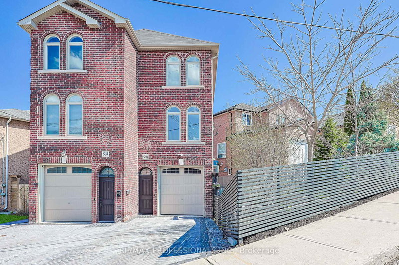 9B Harlton Cres, Toronto, M6M 1L2 | Image 2