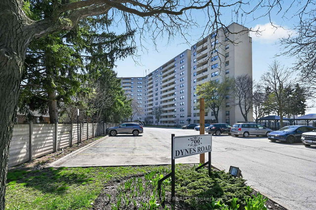 904 - 700 Dynes Road
