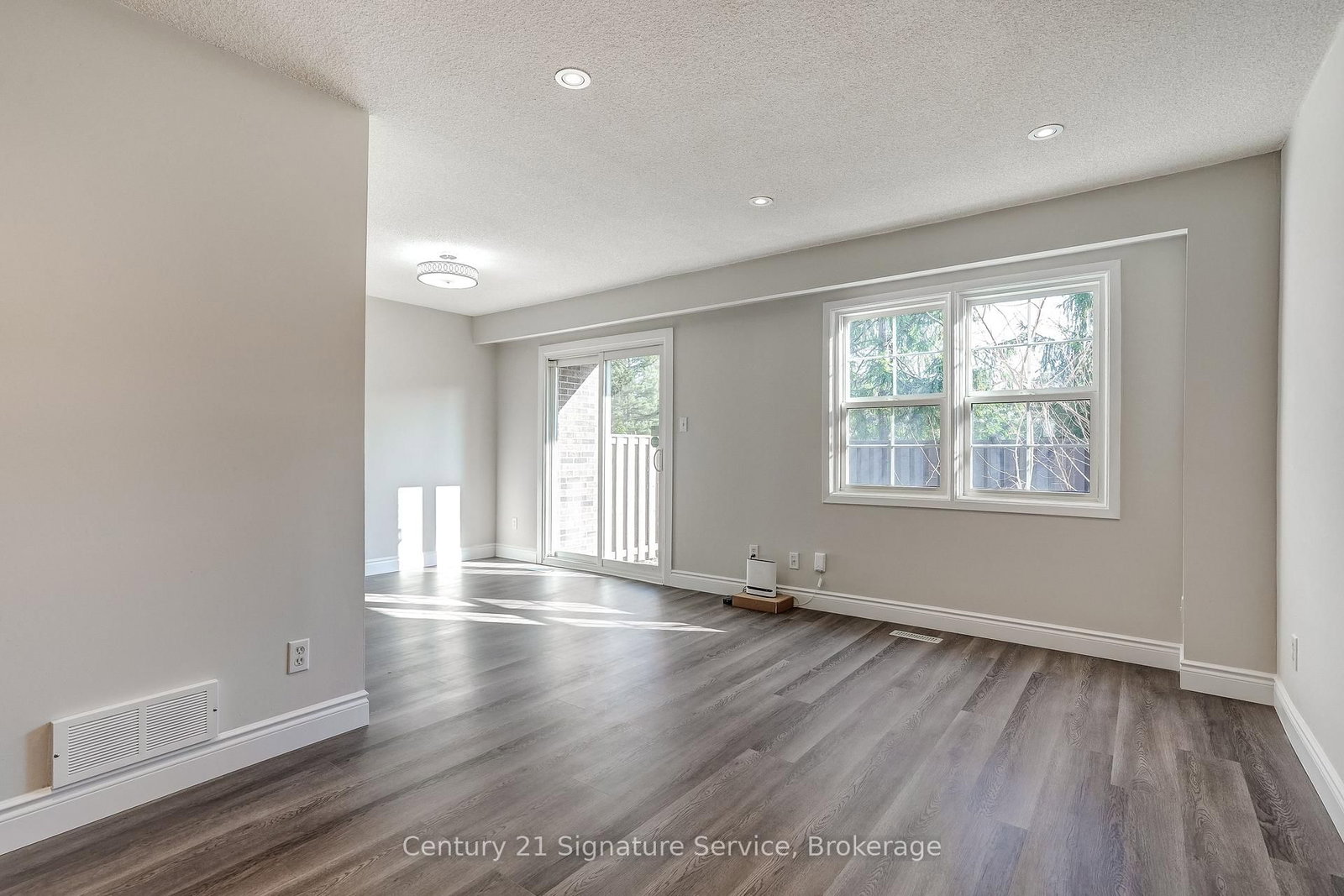 1951 Rathburn Road E, Unit 177 - Photo 10